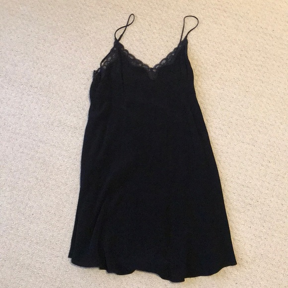 Aritzia Dresses & Skirts - Aritzia Wilfred Black Dress